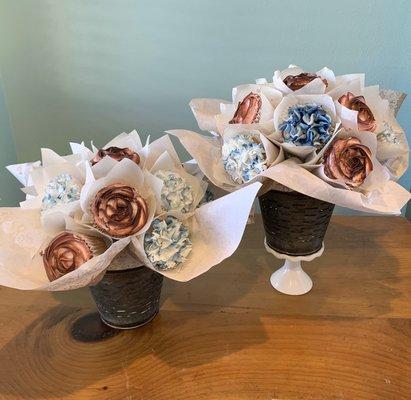 Rustic Bridal Shower cupcake bouquets.