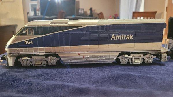 MTH O Scale Railking f59phi Locomotive in Amtrak Pacific Surfliner scheme