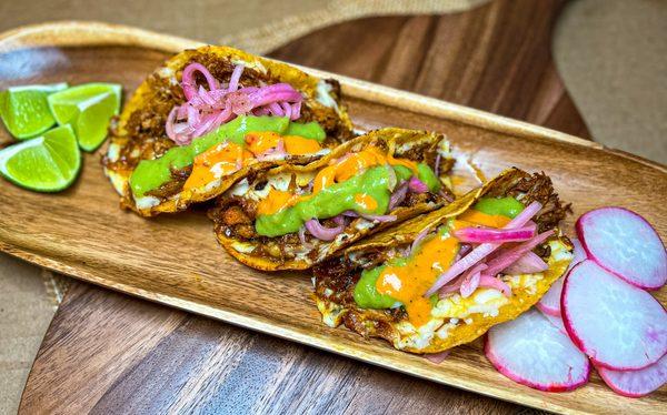 Cocheese:Cochinita pibil meat (pork) 5"corn tortilla, Mozarella cheese, avocado salsa, habanero salsa, red pickled onions