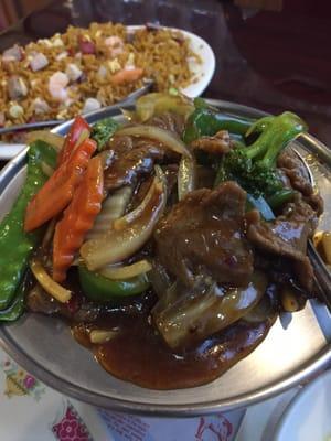 Mongolian Beef dinner special incl egg roll, fried rice, won ton soup, vegetables were fresh & crisp