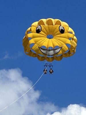 Parasailing throughly the bay.