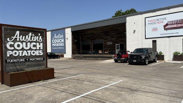 Front of store, as seen from N Lamar