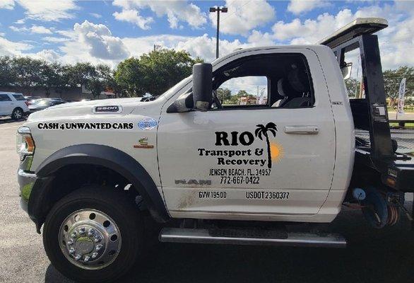 We are RIO Towing and recovery. Offering unwanted vehicle removal and flate rate towing