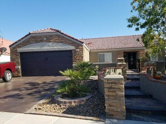 Beautiful one story 3 bedrooms 2 bath in north Las Vegas.