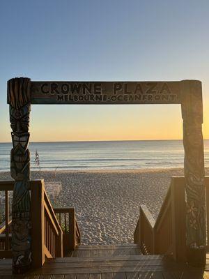 Beach access from restaurant