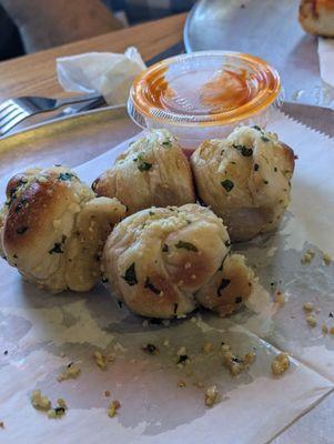 Garlic knots