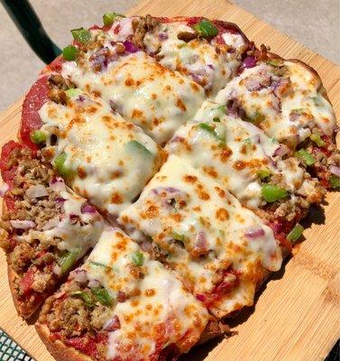 Cosmopolitan Flatbread Pizza