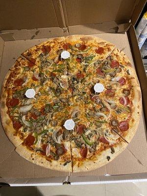 Xl 30 " deluxe  This is the best pizza ever