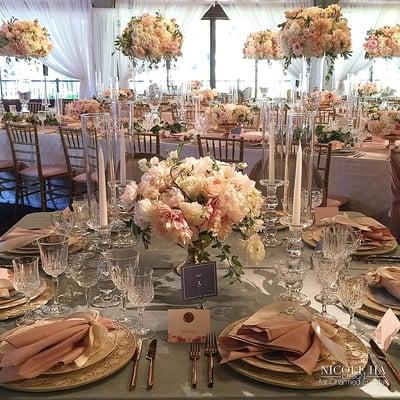 Lush and elegant, this blush and pink wedding takes your breath away.  @nicolehadesign @charmedevents @jasmineleephoto