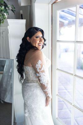 Rancho Buena Adobe
 September 24, 2023
 Photo by Tom Keene
 LAdigitalPhoto
 
 Bride looks at her bridesmaids