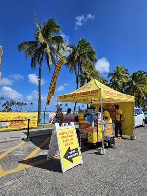 It's a pop-up in the parking lot between the Ilikai Hotel and the beach