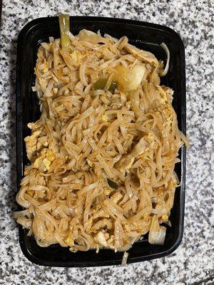 Chicken Pad Thai (The Most Famous Thai Dish)