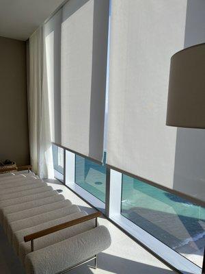 Sunscreen roller shade