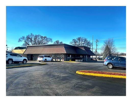 Big Parking @ Baker Hill Pancakes House    1279 Dundee Ave, Elgin, IL