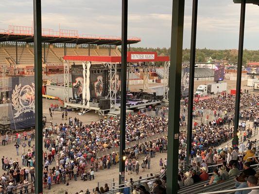 The party zone in front of the stage full hours prior to the Garth Brooks show.