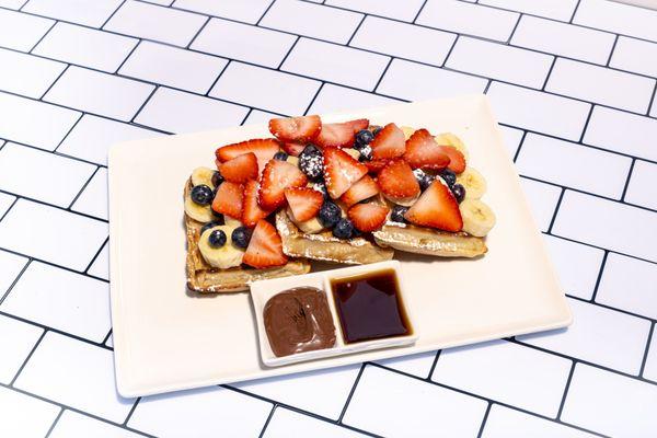 FRESH BERRY BELGIAN WAFFLE