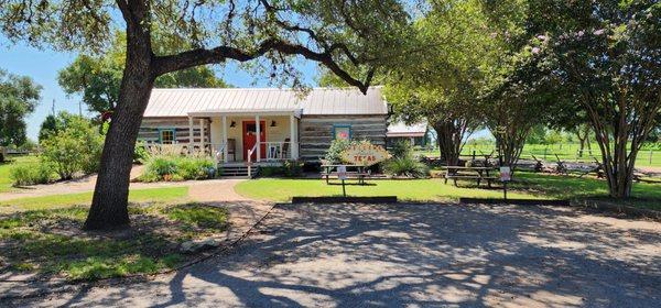 Round Top Liquor Shop