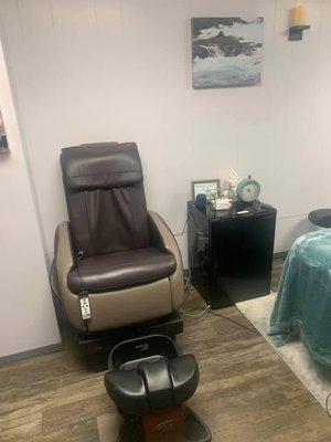 IJoy massage chair for pedicure