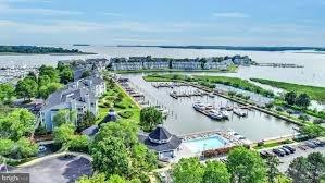 Oyster Cove Clubhouse, Pool, Boat Basin, Villa's & Townhouses