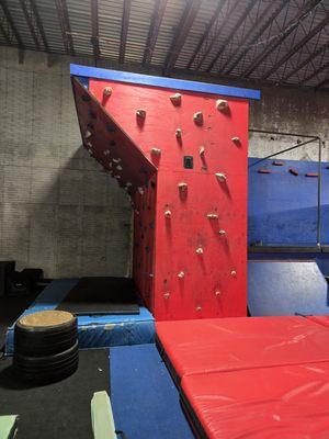 Climbing wall