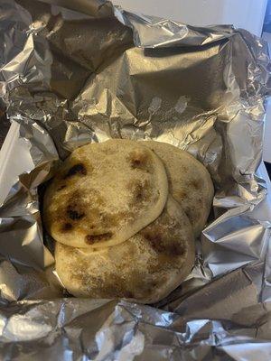 3 pupusas revueltas