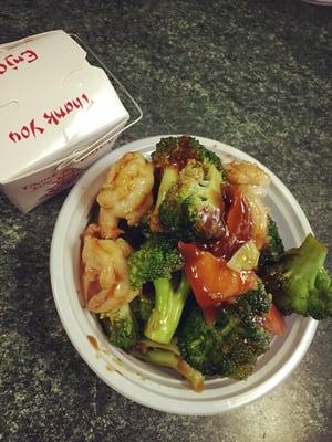 Shrimp with broccoli, taste so delicious! Today still open