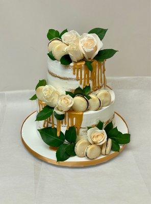 Wedding cake with macaroons