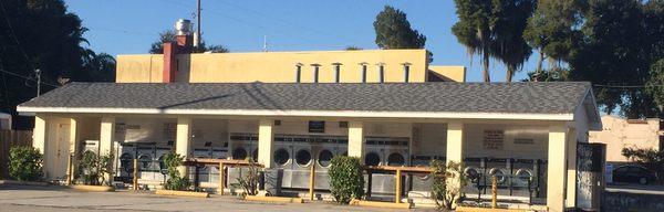 Sunshine Center Coin Laundry wash house offers indoor and outdoor laundromat for your convenience!