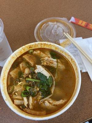 tom yum noodle soup