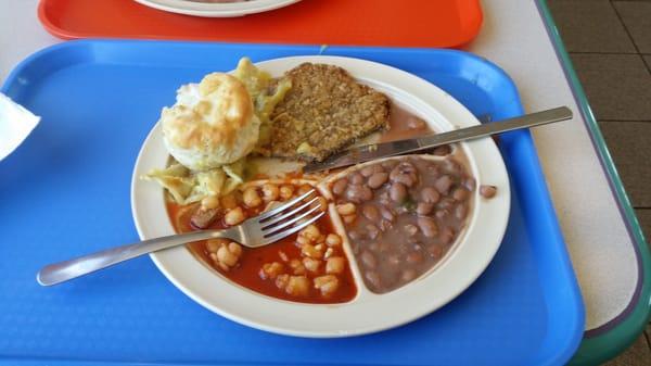 Tasty buffet for under $10. Good mix of Southern and Mexican.