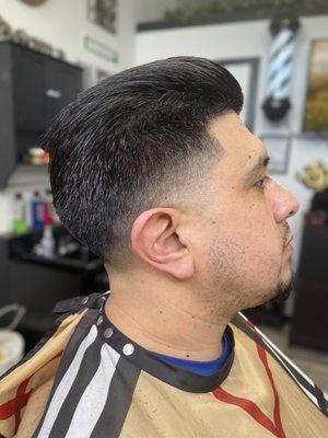 Mid taper pompadour