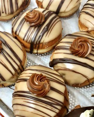 Caramel dairy donuts