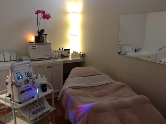 Comfy and clean treatment room!