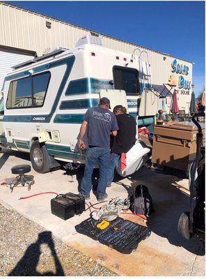 San Leandro RV And Trailer