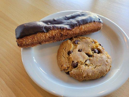 Chocolate bar and vegan chocolate chip cookie