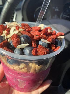 Custom pitaya bowl