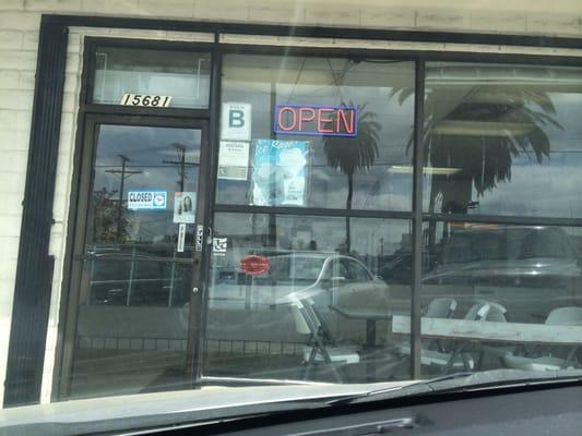 Closed on national doughnut day @ 10am was the final straw I'm not coming back here.