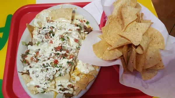 Love their brisket nachos :)