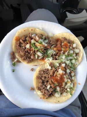 The most wack asada tacos I've ever had no flavor gristle and fat in every bite no bueno don't bother with this place.