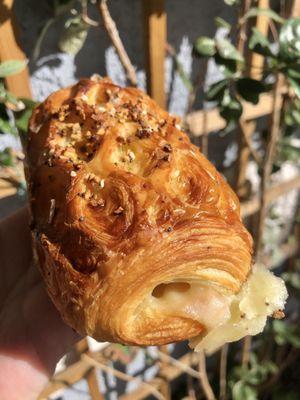 Prosciutto & cheese croissant