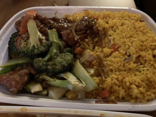 Beef With Fresh Broccoli combo which includes  Roast Pork Fried Rice