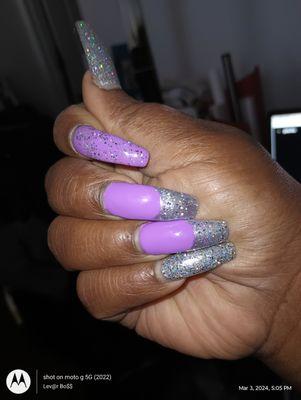 And this is needing a fill in, these 3week old nails,so just imagine when they get done, and they last long