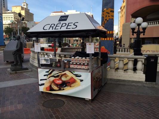 What a great dessert crepes!!! Wow!!