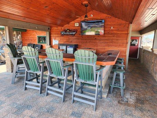 outdoor covered bar seating