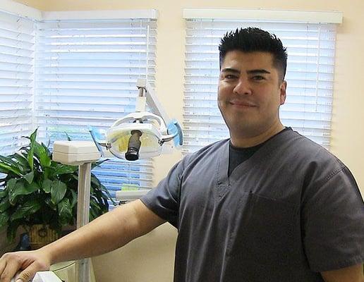 Dentist staff in Los Angeles, CA 90014