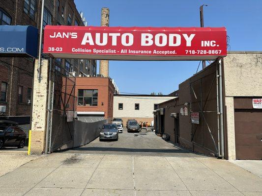 Jan's Auto Body