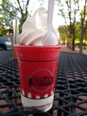 Cherry and vanilla gelati