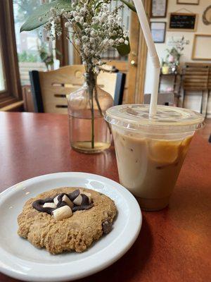 S'mores cookie and lavender vanilla latte