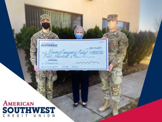 Branch Manager Fe donates to the Army Emergency Relief Fund. Thank you for your service!