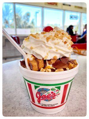 Peanut butter fudge sundae. Mmmmmmm!